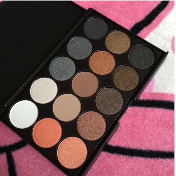 🎈 FINAL SALE🎈 Bundle Makeup Set - Picture 3 of 3